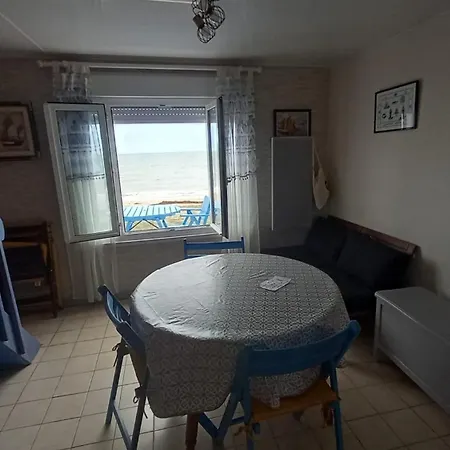 Maison De Avec Acces Direct A La *