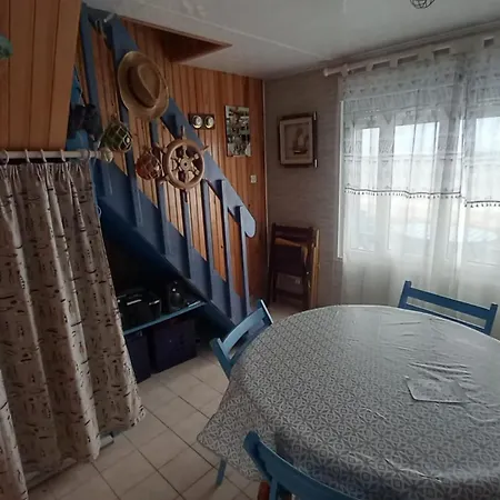 Maison De Avec Acces Direct A La *