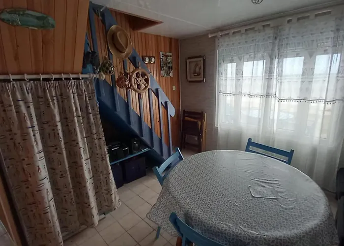 Maison De Avec Acces Direct A La *